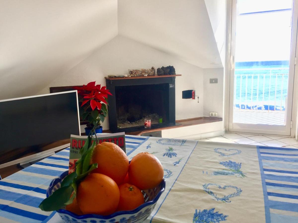 Mansarda Sul Mare Apartman Mascali Kültér fotó