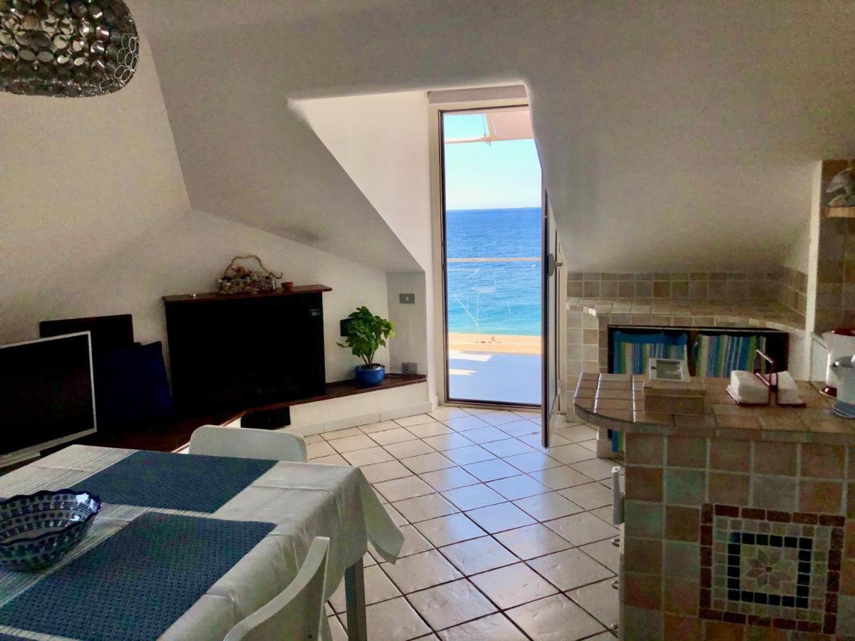 Mansarda Sul Mare Apartman Mascali Kültér fotó
